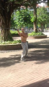You Yong en plein exercice dans le Parc de Beiqiao